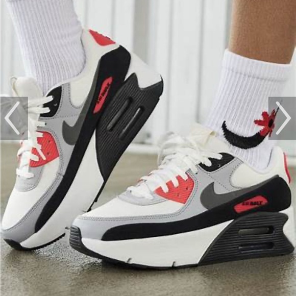 Nike Air Max 90 - White, Black, Red - Picture 6 of 7